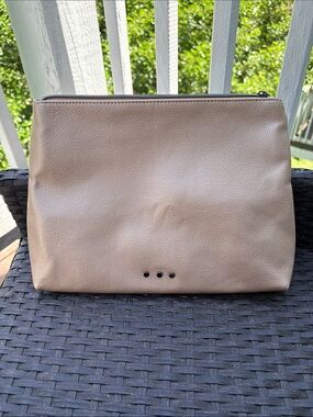 Women’s Metallic Gold ghd hairdryer Bag. Never used. been in storage see video.